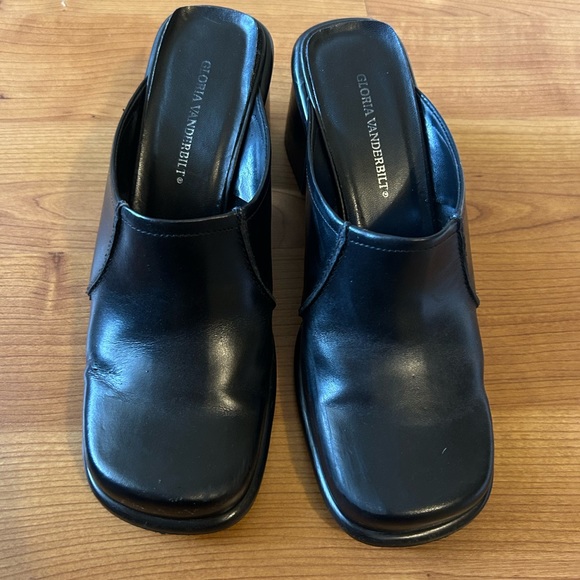 Square-toe Mules - Picture 3 of 6